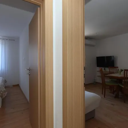 Roko Apartment *