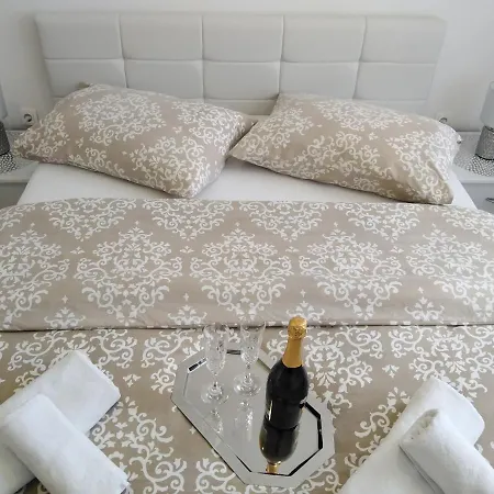 Roko Apartment *