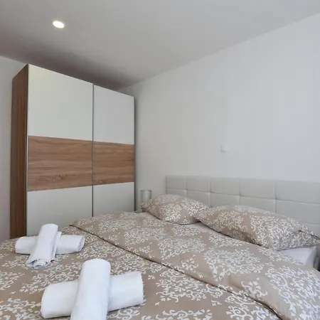 Apartment Roko *